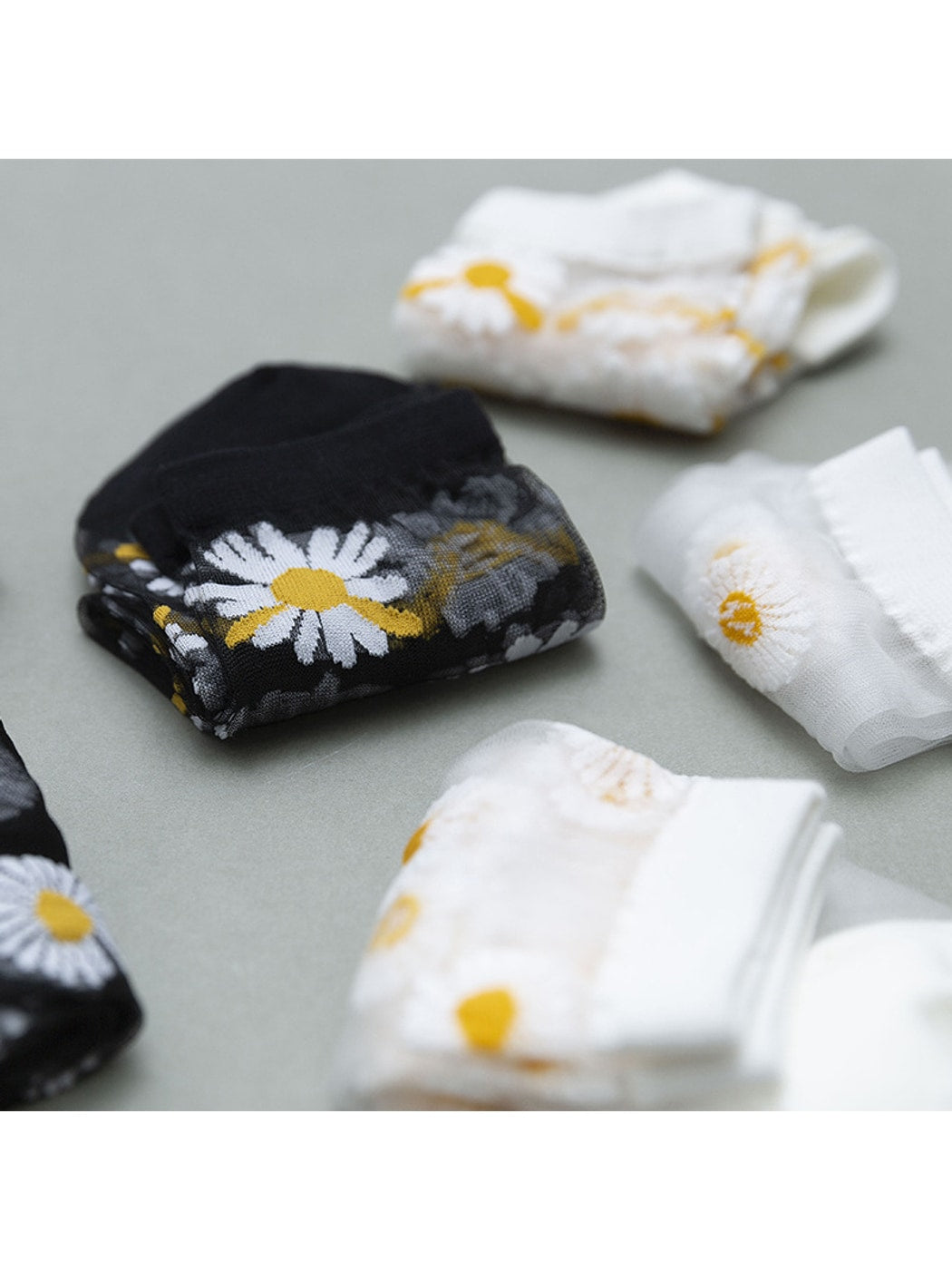 Rufia - Sheer Daisy Pattern Mesh Crew Socks