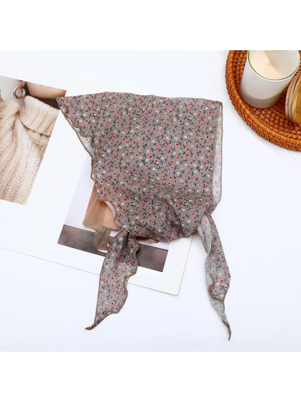 Scarvii - Floral Print Detail Decorative Triangle Bandana