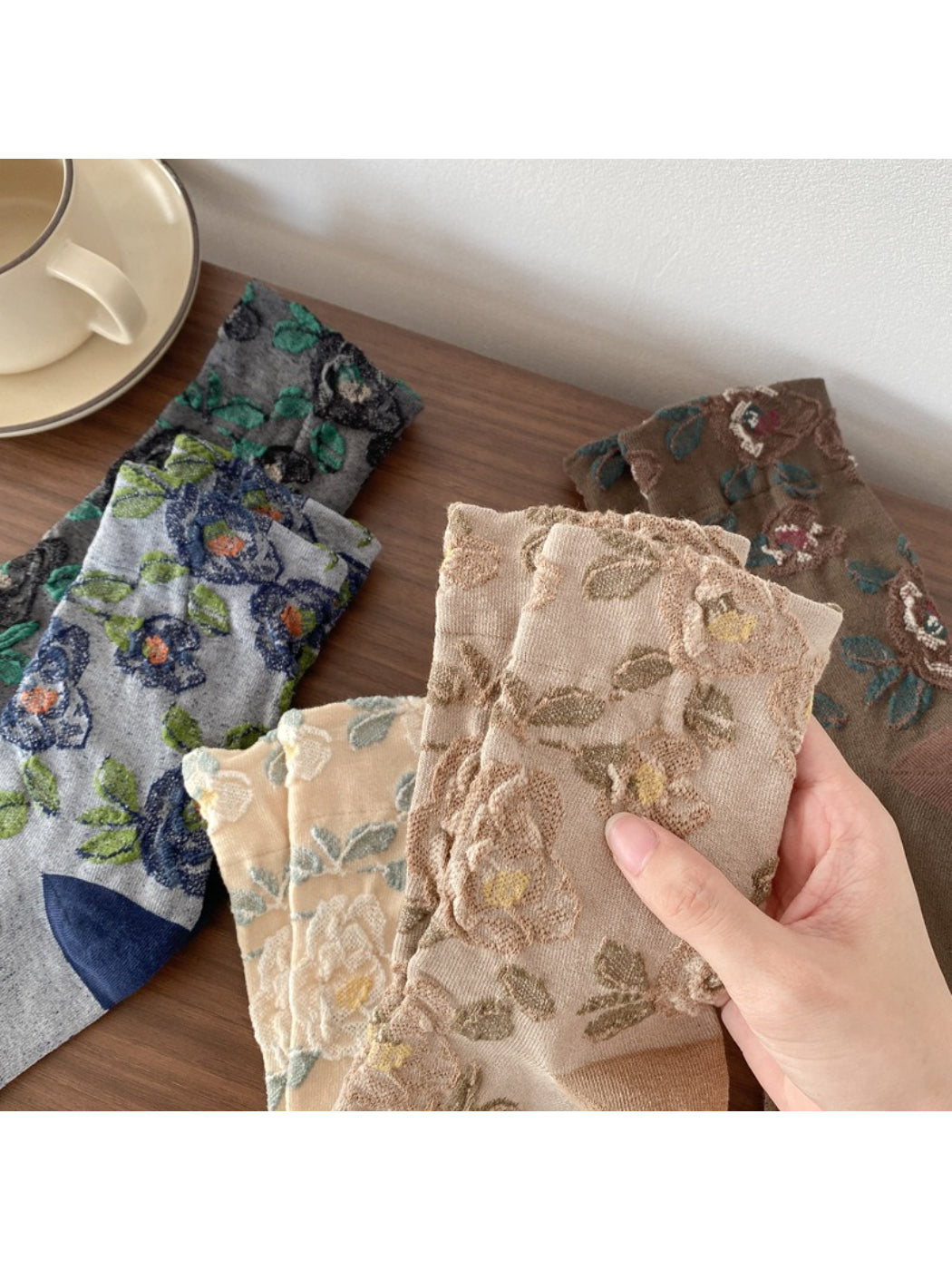 Rufia - Vintage Bloom Embroidered Crew Socks