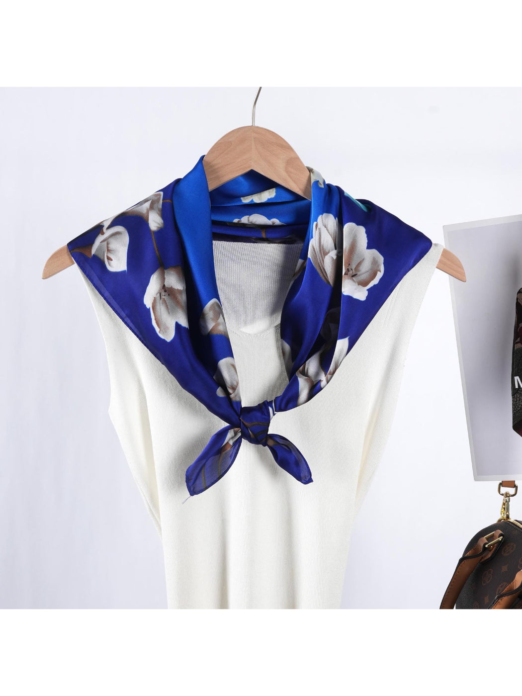Scarvii - Magnolia Bloom Square Scarf