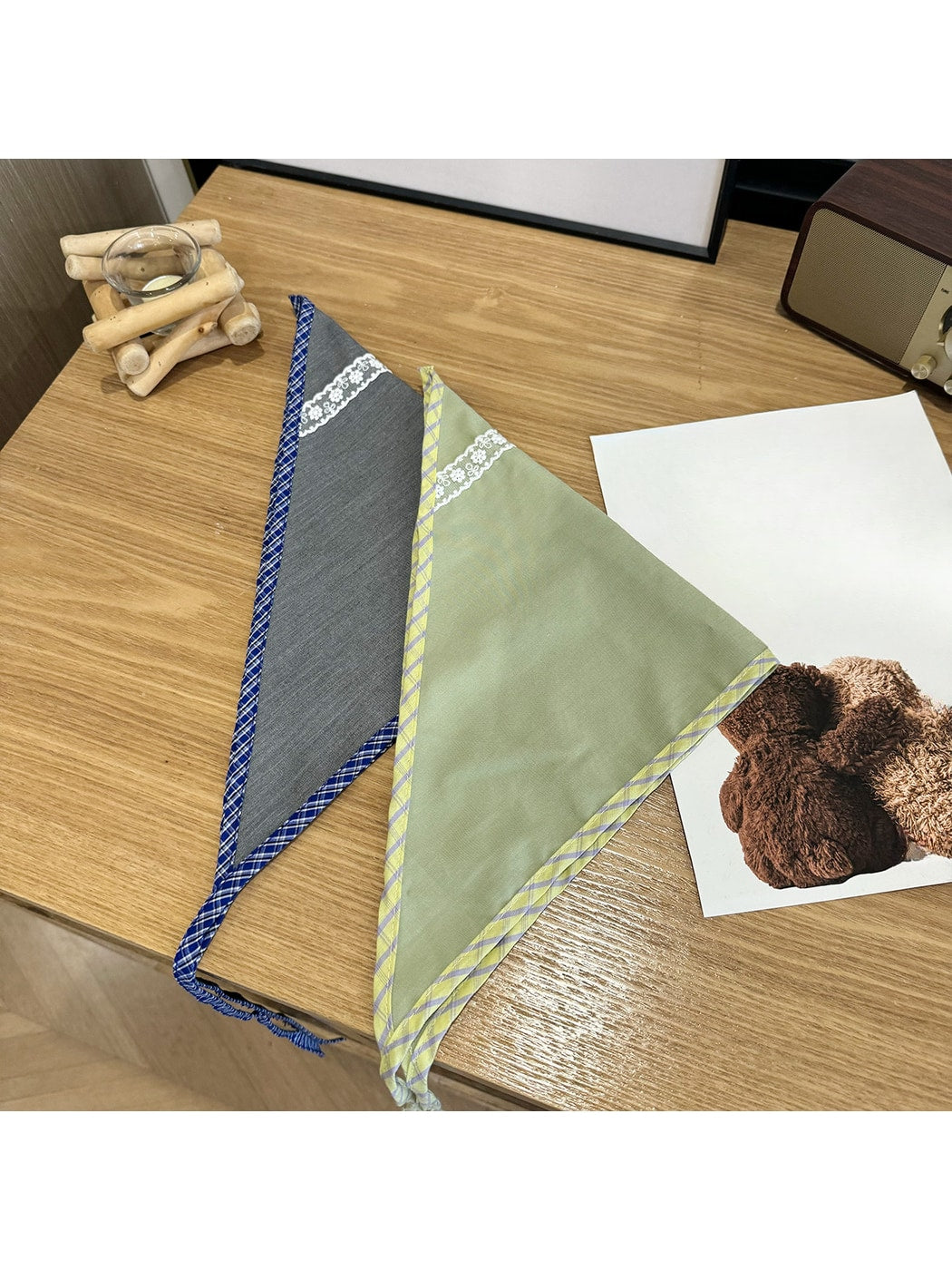 Scarvii - Plaid Trim Lace Accent Triangle Bandana