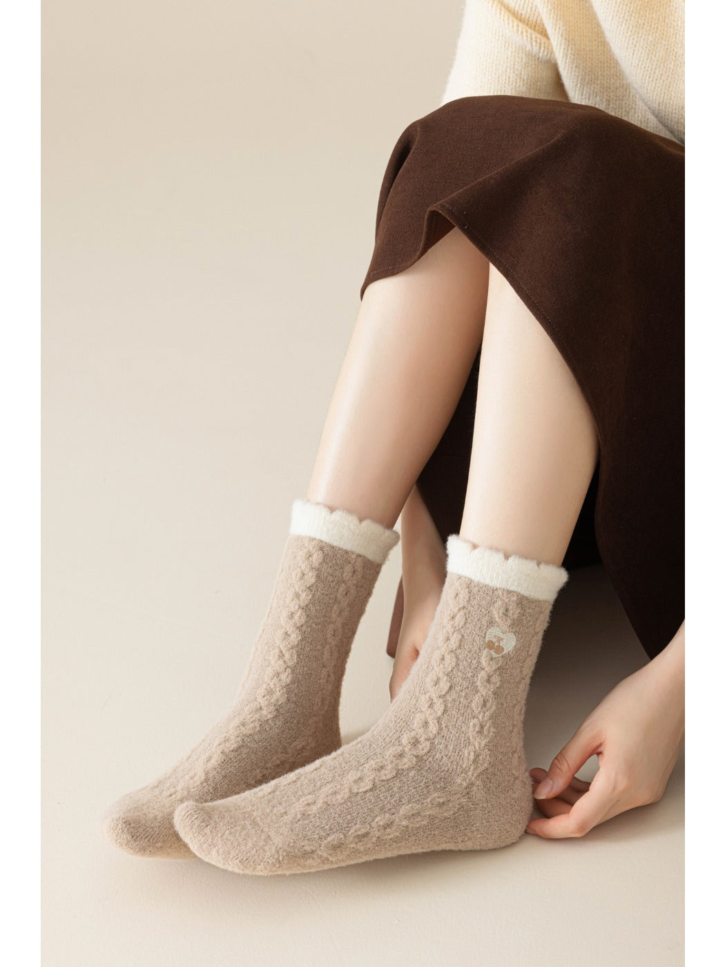 Rufia – Heart Embroidery Warm Home Socks