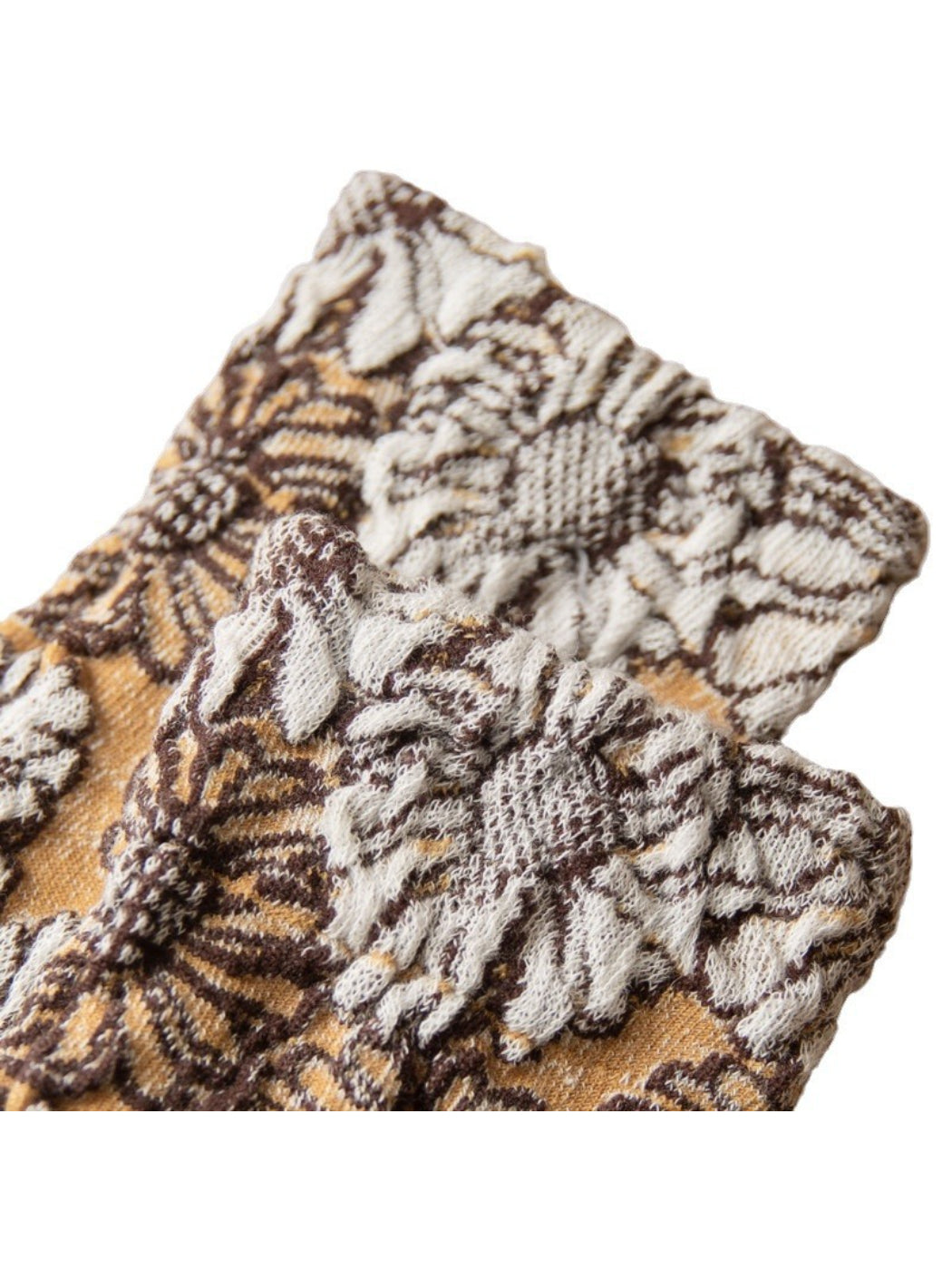 Rufia Textured Bloom Pattern Crew Socks product image 4