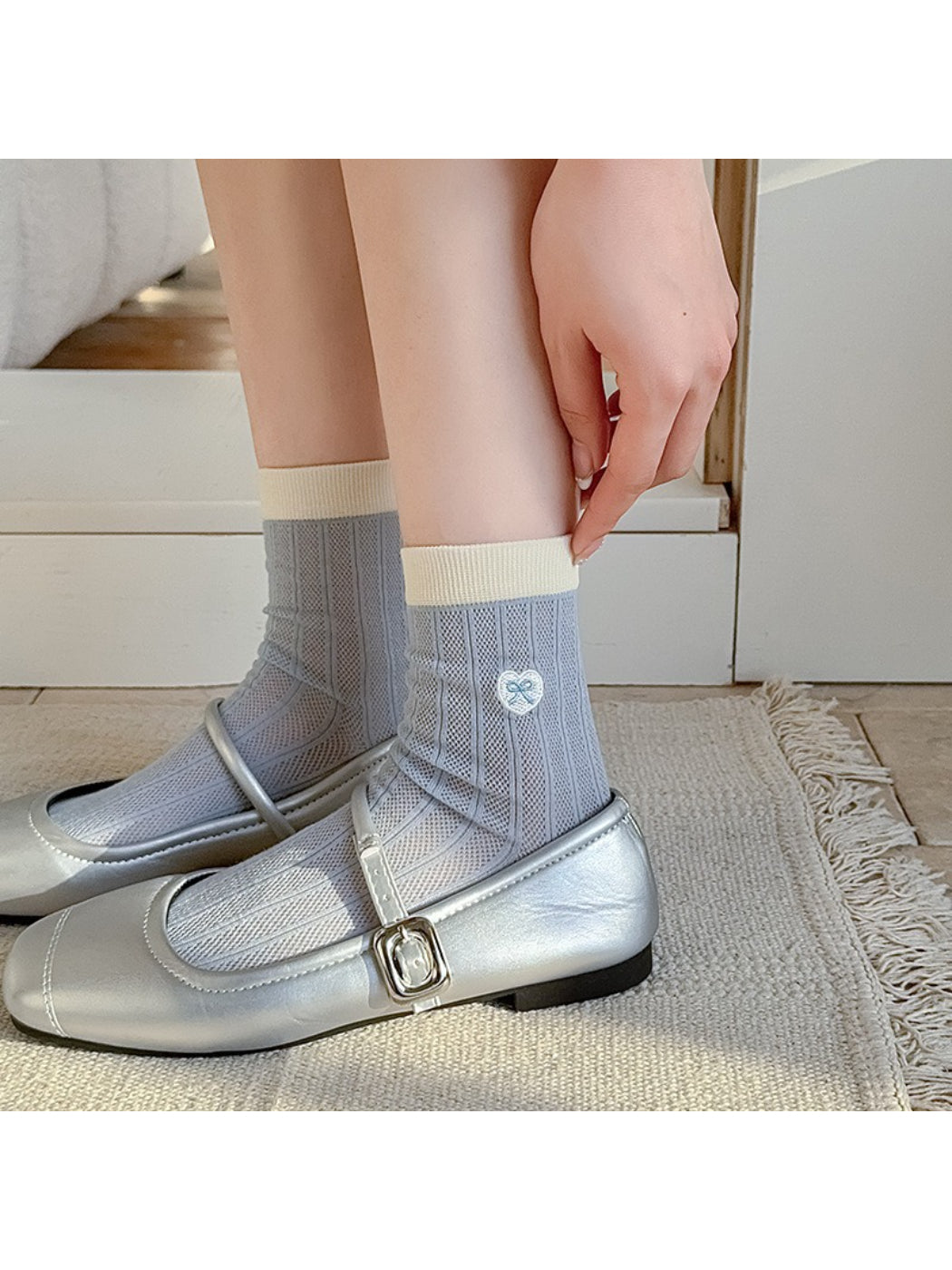 Rufia - Soft Ribbed Bow Accent Crew Socks product image 3