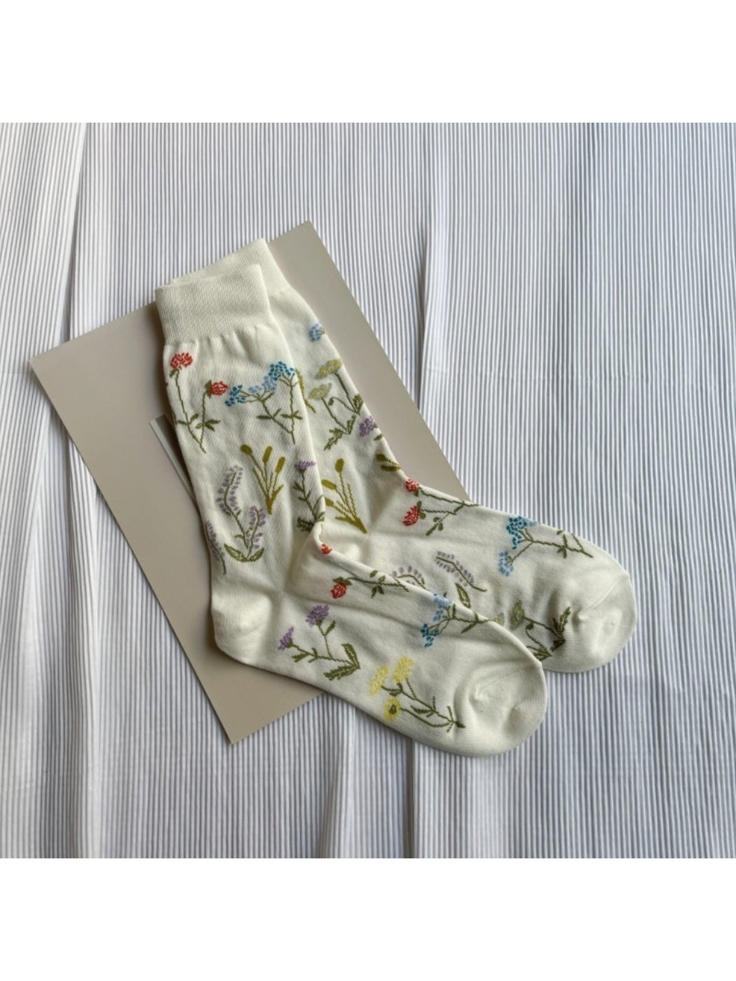 Rufia - Delicate Botanical Embroidery Crew Socks product image 3