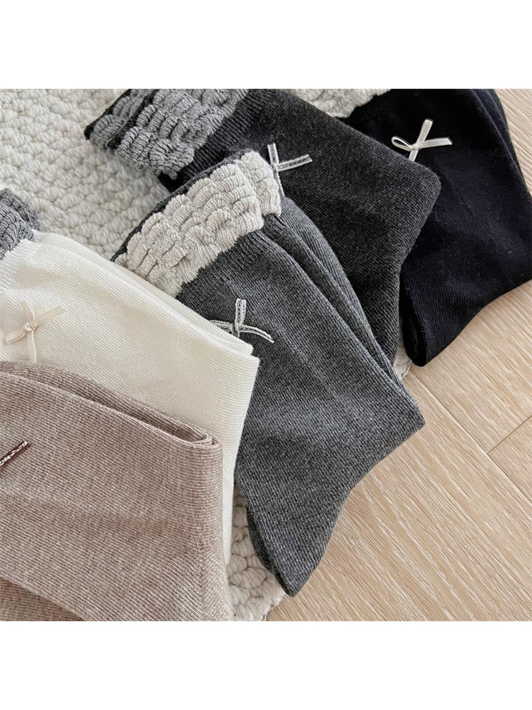 Rufia - Retro Bow Ruffle Cuff Crew Socks