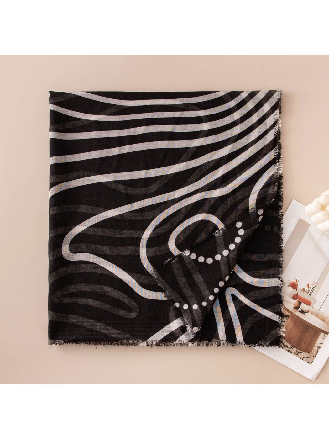 Scarvii - Geometric Line Print Lightweight Wrap Scarf