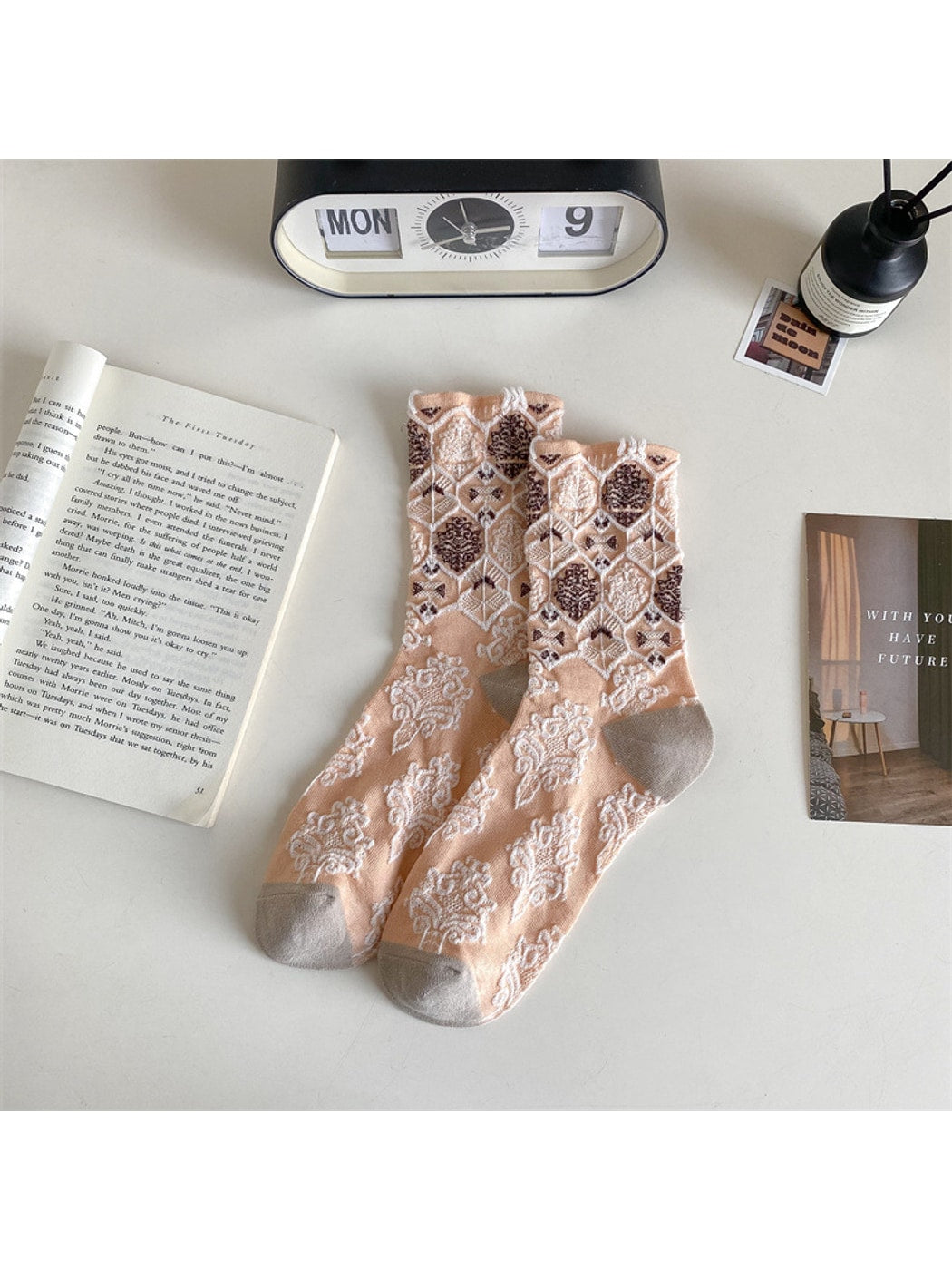 Rufia - Vintage Floral Pattern Lace Crew Socks