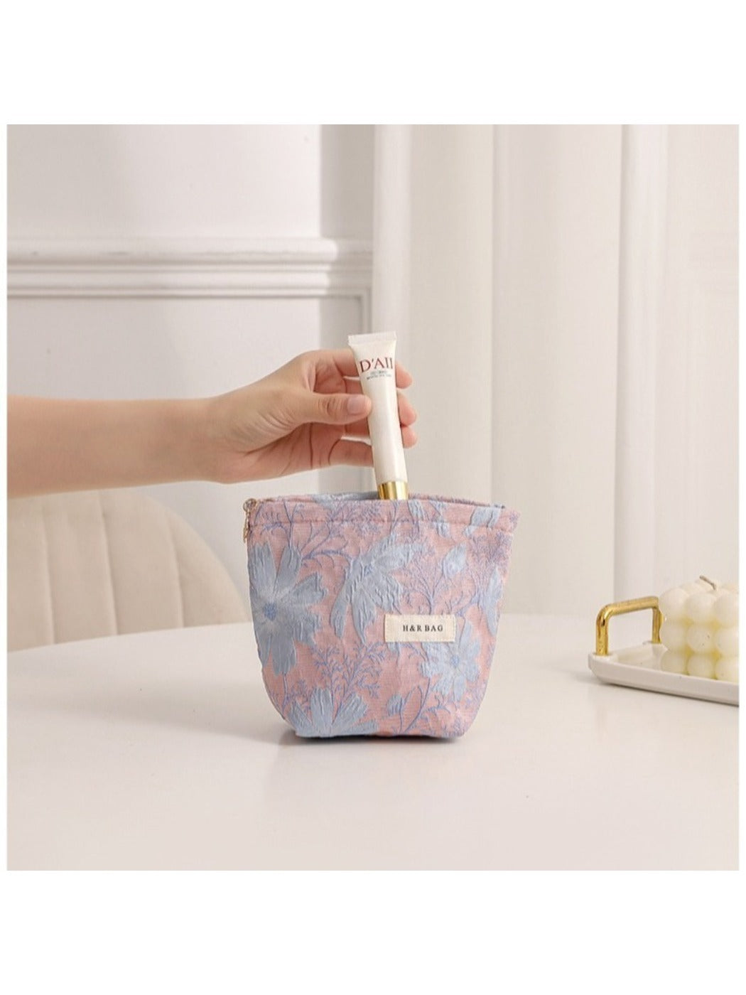 Cosbai -  Elegant Cosmetic Bag with Floral Patterns