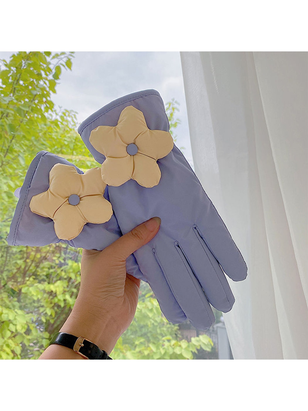 Gloving - Floral Accent Padded Winter Gloves