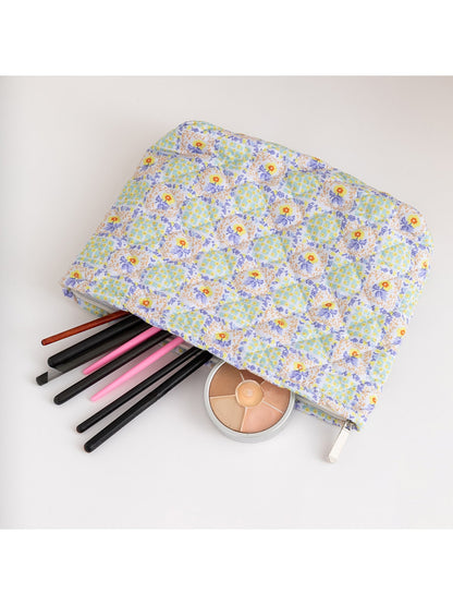 Cosbai - Rustic Style Floral Pattern Quilted Zip Pouch