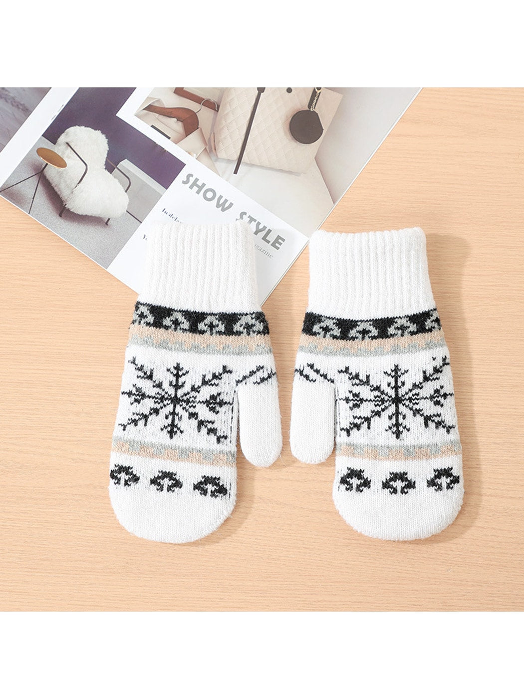 Gloving - Women's Snowflake Jacquard Knit Winter Mittens