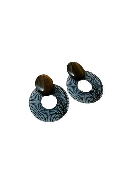 Earwish - Graphic Line Circle Drop Earrings