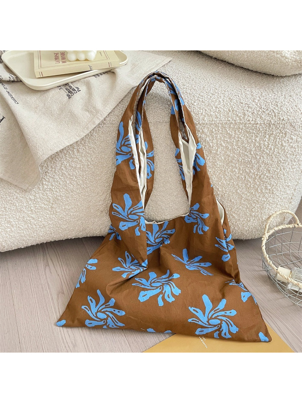 Cosbai - Soft Printed Everyday Shoulder Bag