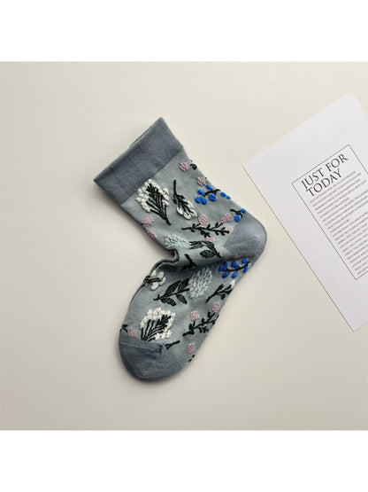 Rufia - Vintage Floral Embroidered Mid-Calf Socks