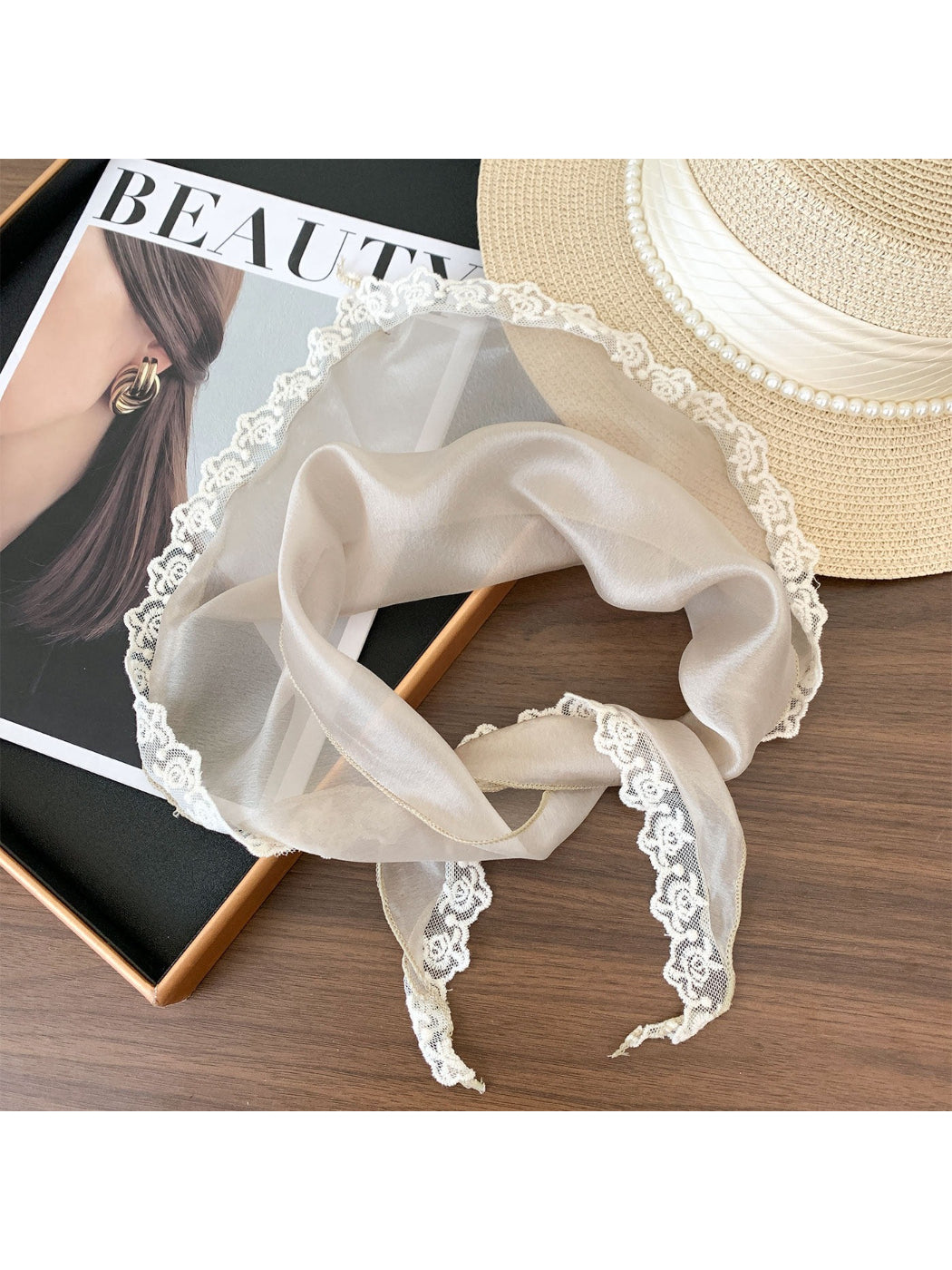 Scarvii - Vintage Elegant Lace Triangle Scarf