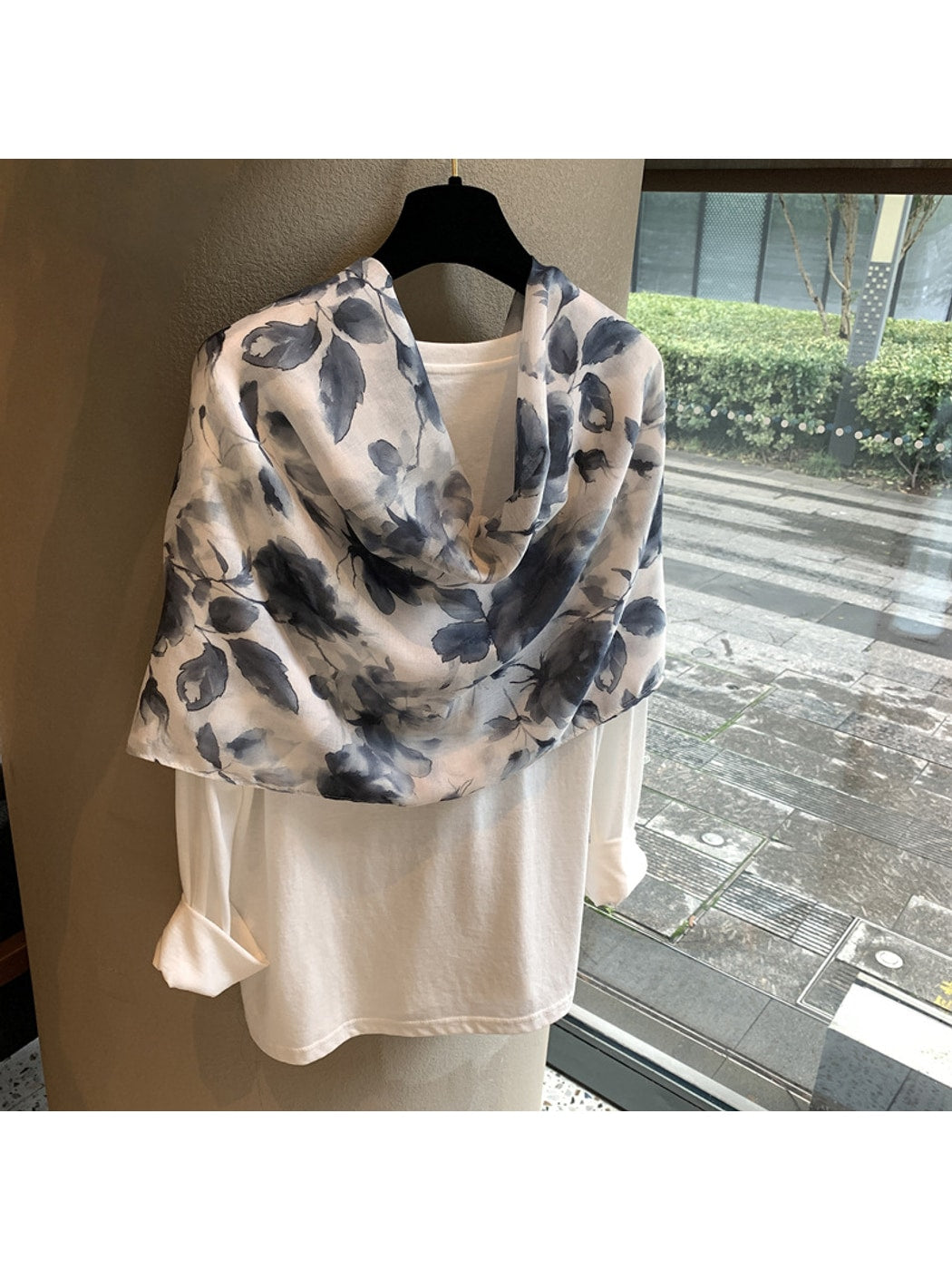 Scarvii - Ink Floral Rectangular Shawl Scarf