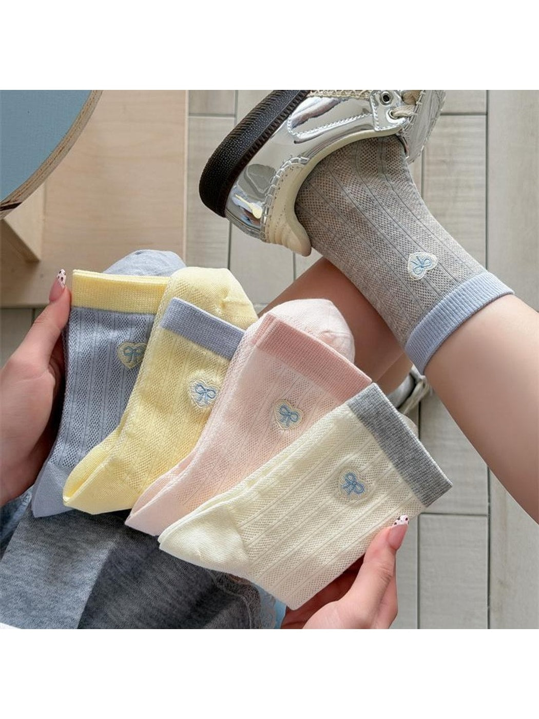 Rufia - Sweet Colorblock Bow Detail Crew Socks