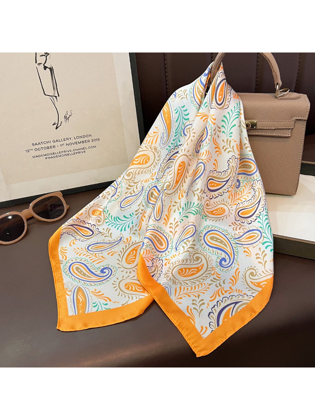 Scarvii Vintage Paisley Pattern Square Scarf