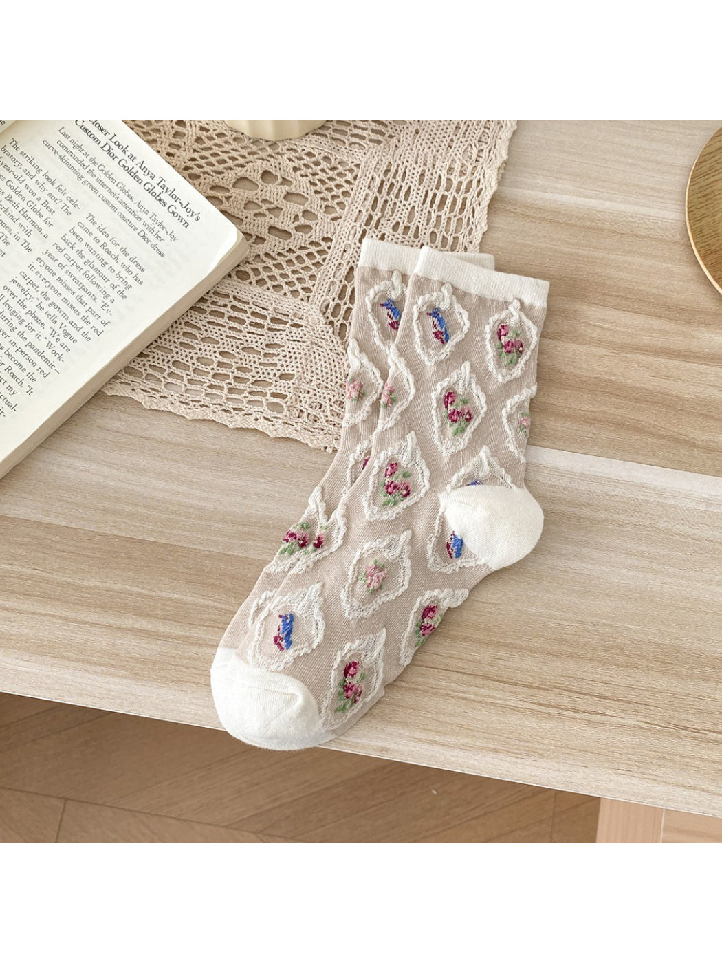Rufia - Framed Floral Motif Crew Socks product image 5