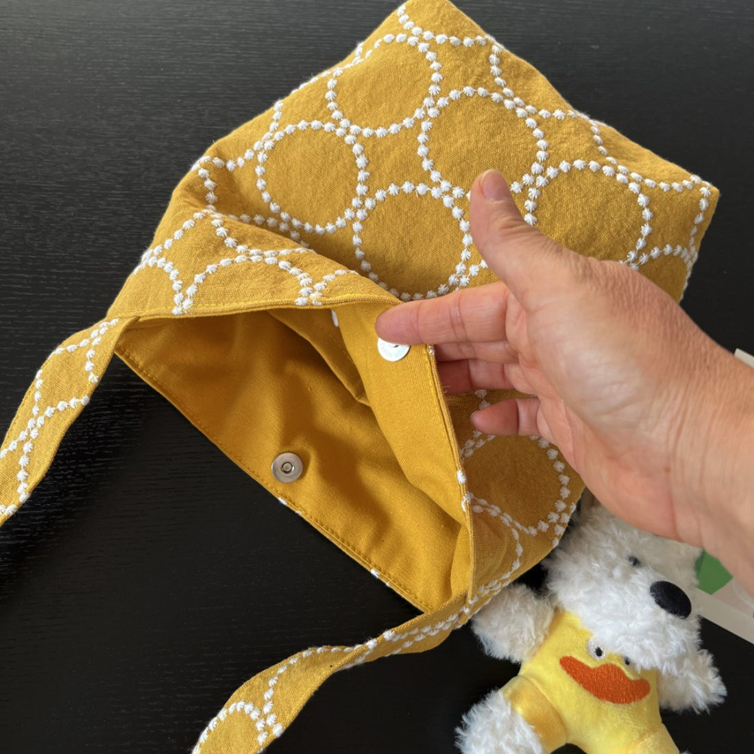 Cosbai shoulder hobo bag open to reveal spacious interior and lining