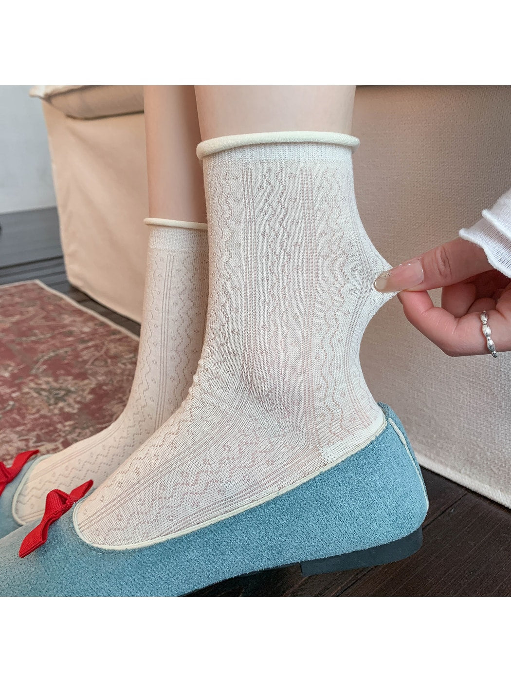 Rufia - White Lace Ruffle Edge Crew Socks