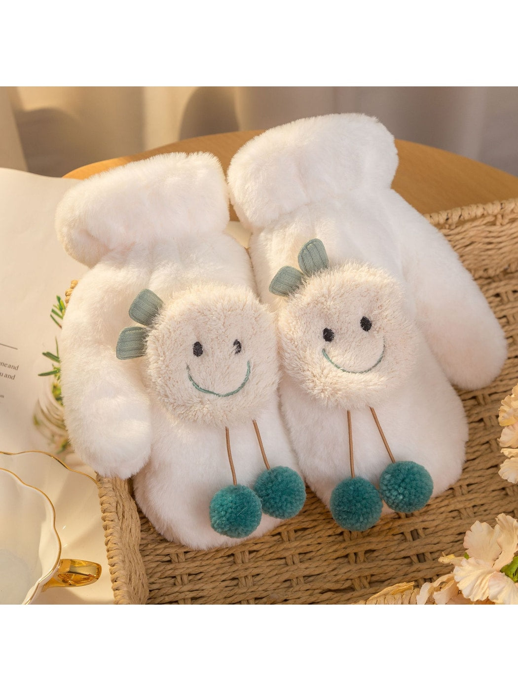 Gloving - Cartoon Smiley Face Plush Winter Mittens