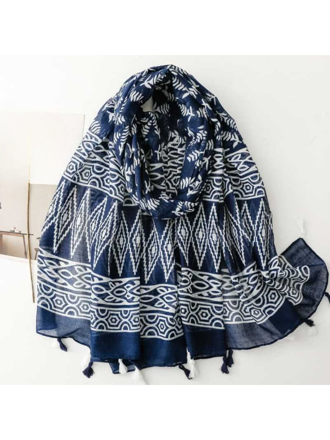 Scarvii - Classic Botanical Pattern Print Scarf