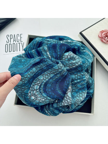 Scarvii - Geometric Gradient Pattern Long Scarf