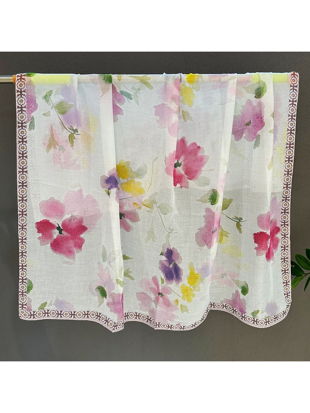 Scarvii - Soft Pink Floral Print Fashion Square Scarf