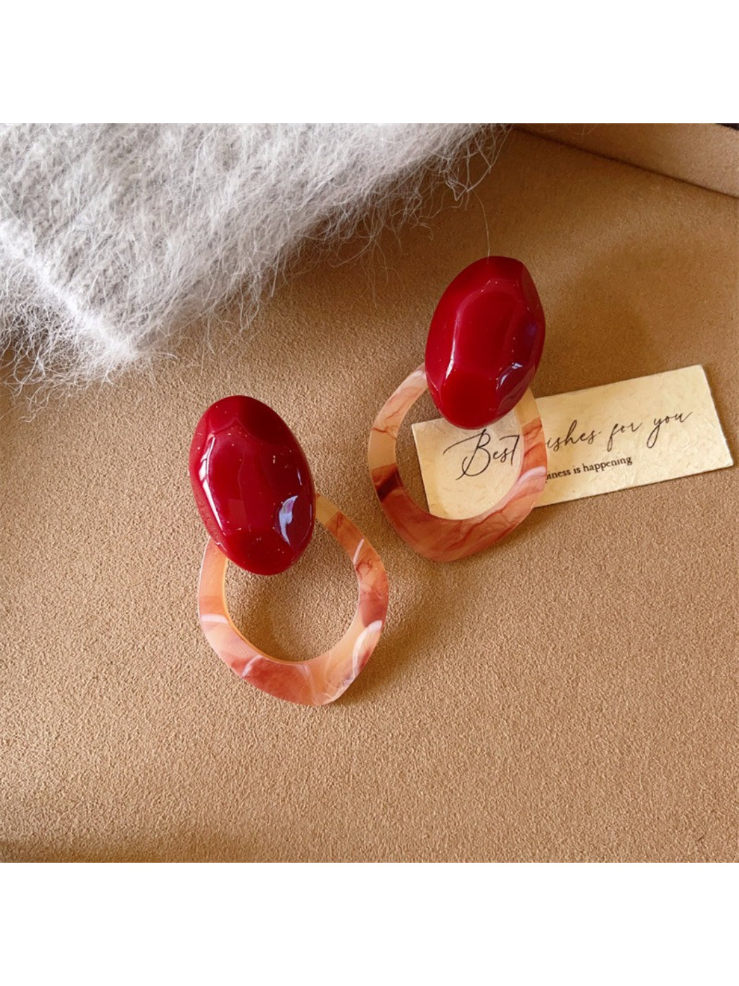 Side view of Earwish Color Block Oval Link Earrings highlighting the oval link design and gold accents