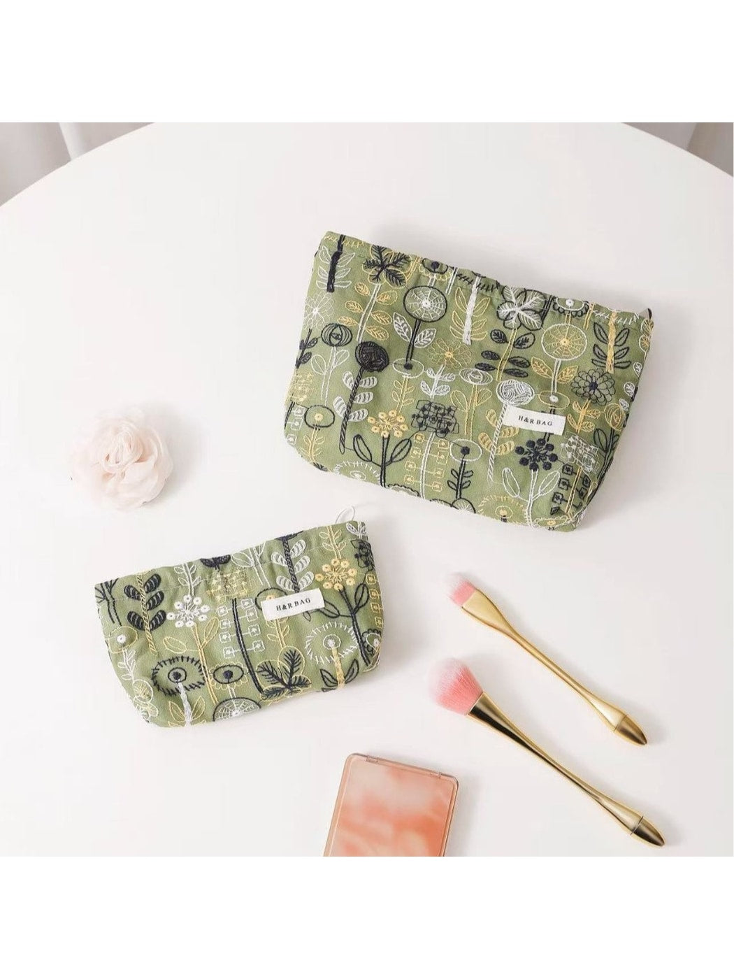 Cosbai - Fresh Floral Print Cosmetic Bag