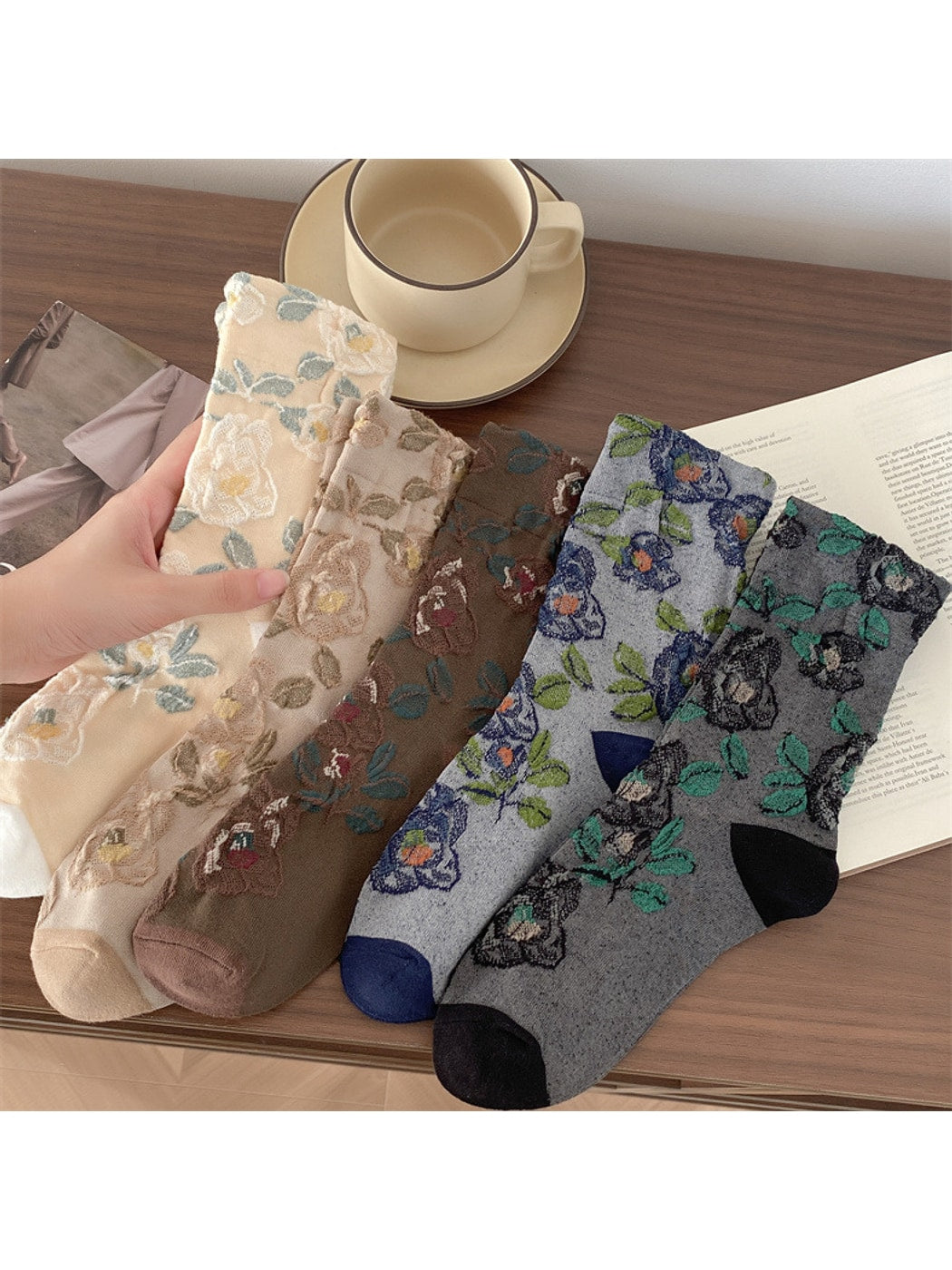 Rufia - Vintage Floral Casual Crew Socks