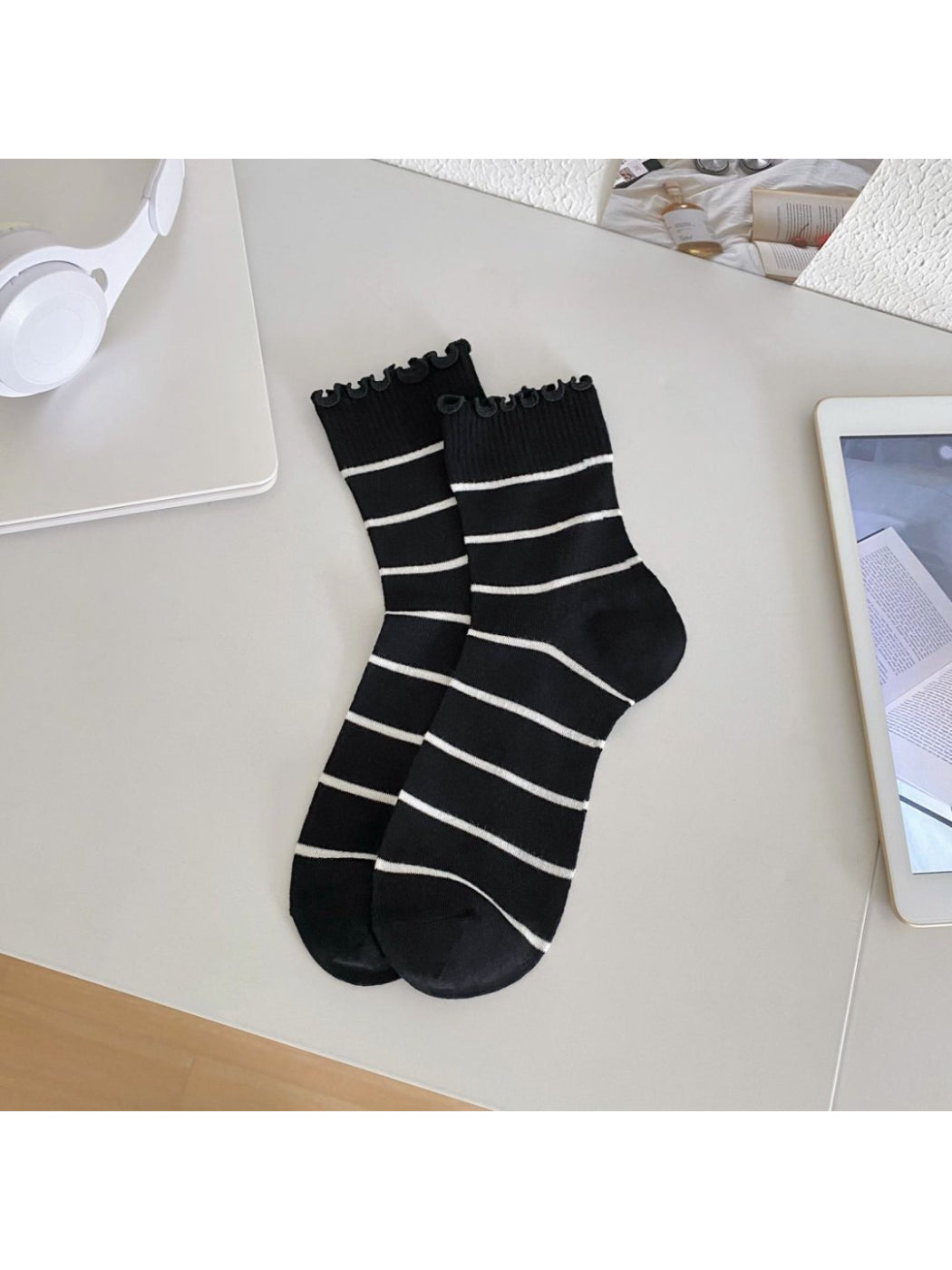 Rufia - Minimal Bow and Stripe Ankle Socks product image 7