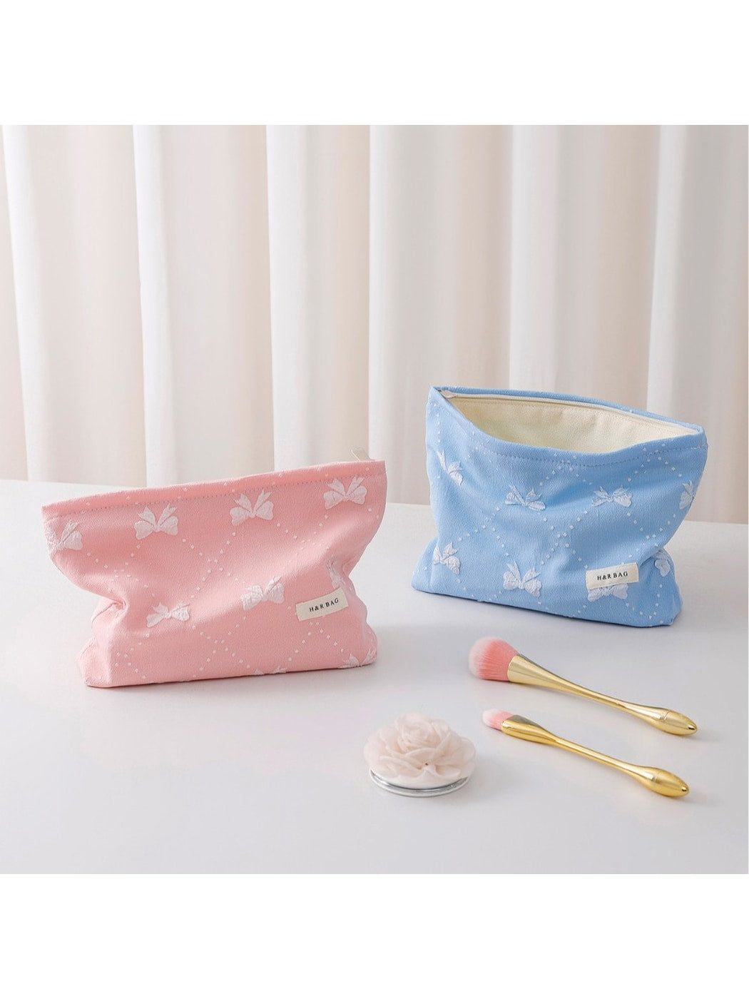 Cosbai - Embossed Bow Travel Makeup Storage Bag