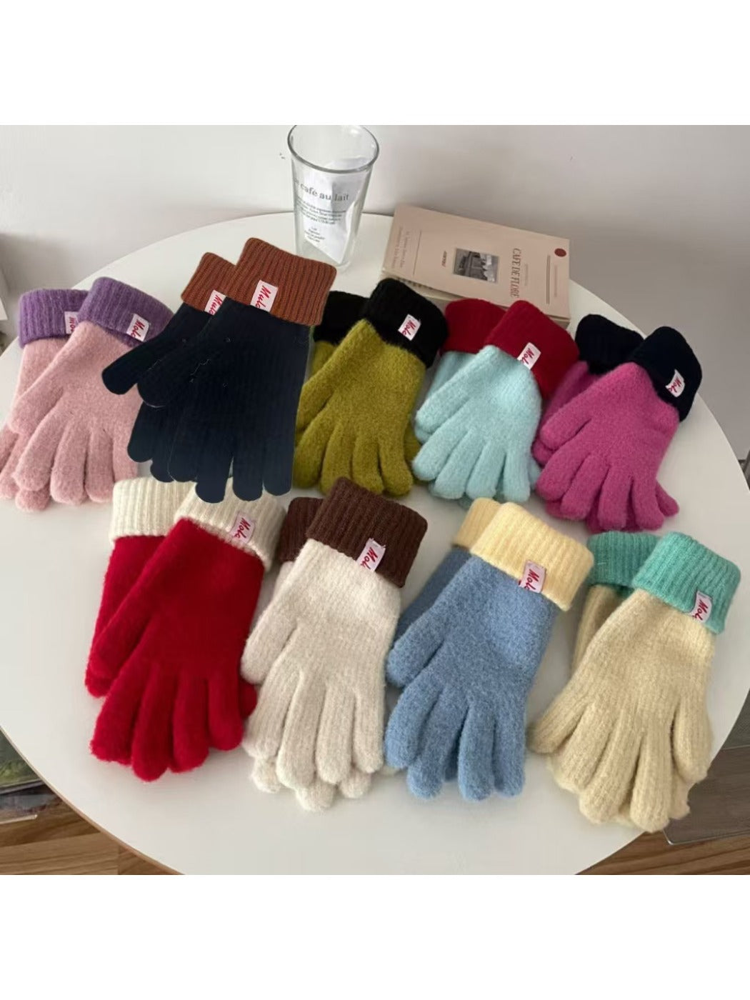 Gloving - Colorful Knit Touchscreen Gloves for Winter Warmth