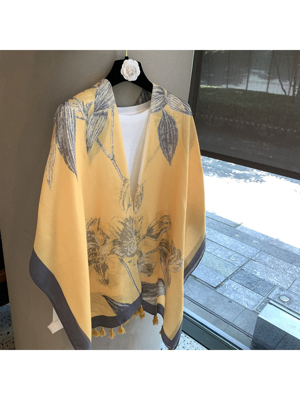 Scarvii - Floral Pattern Tassel Trim Long Scarf