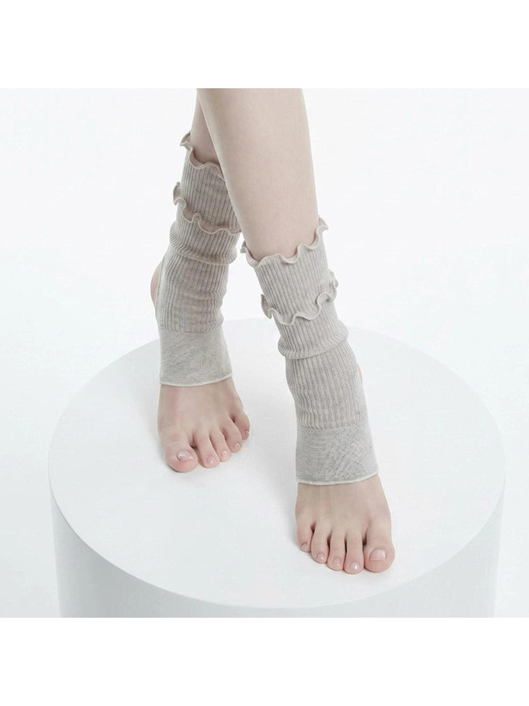 Rufia - Ruffle Edge Ribbed Crew Socks
