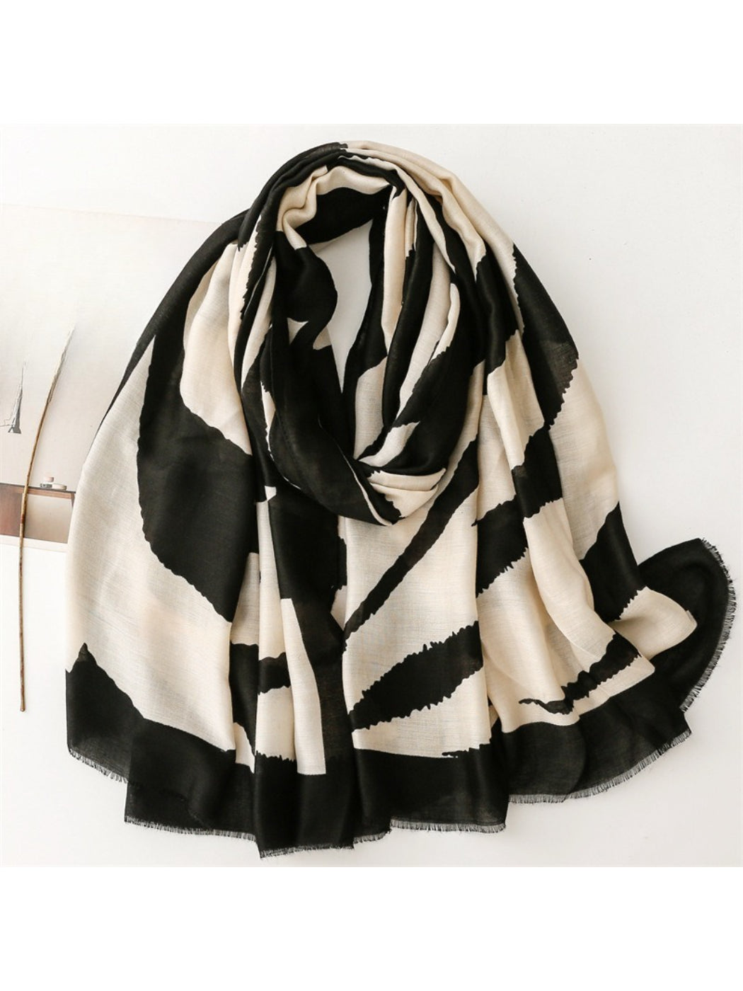 Scarvii - Modern Stripe Print Tassel Scarf
