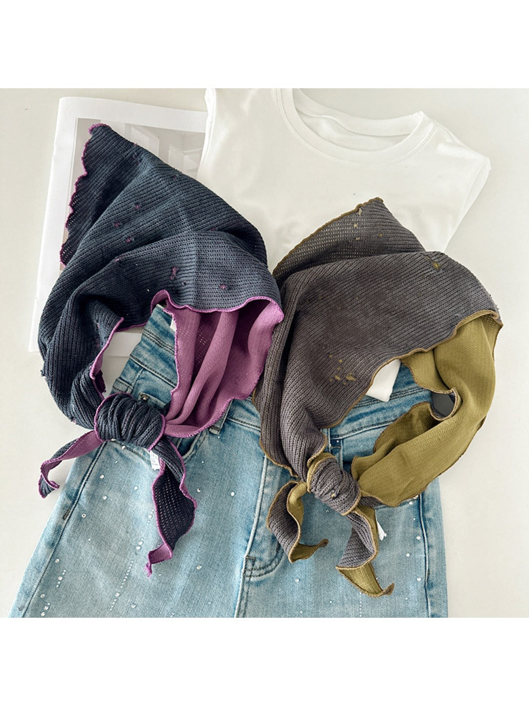 Scarvii - Knitted Reversible Two-Tone Triangle Scarf