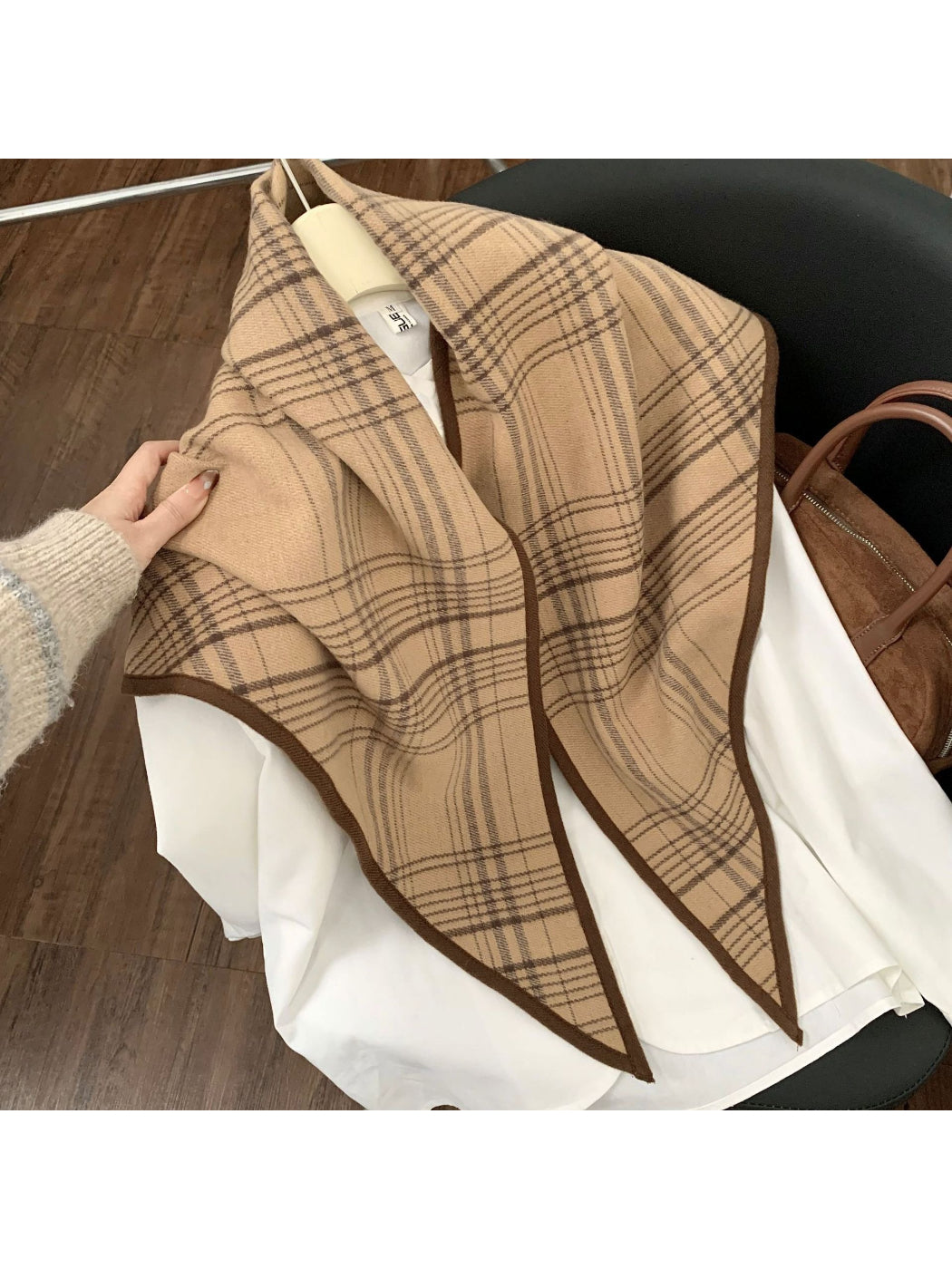 Scarvii - Vintage Plaid Edge Triangle Scarf