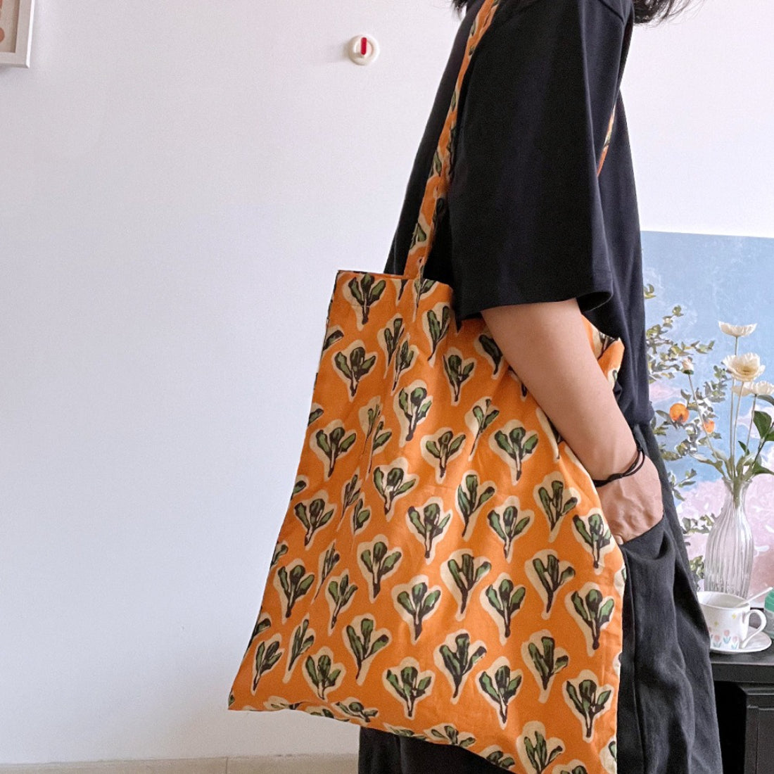 Botanical Leaf Shoulder Tote detail view