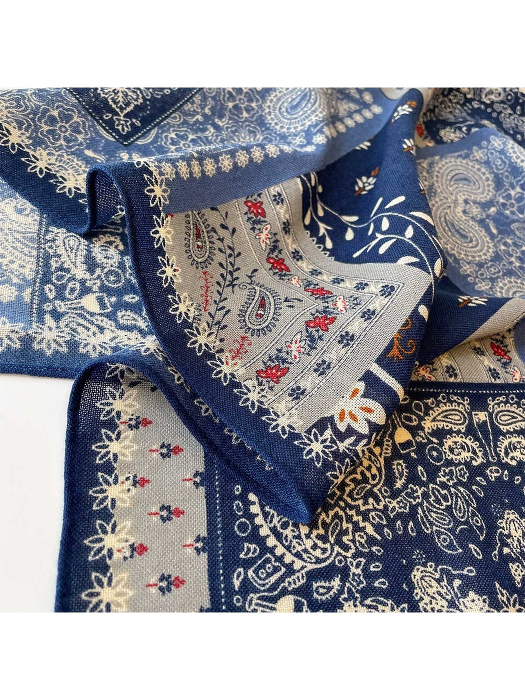 Scarvii - Vintage Inspired Paisley Square Scarf