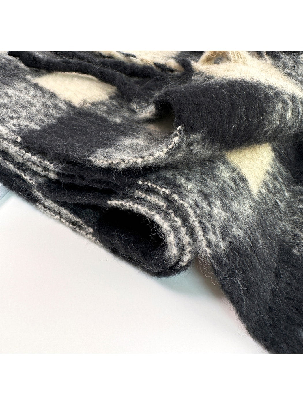 Scarvii - Two Tones Plaid Fringe Tassel Scarf