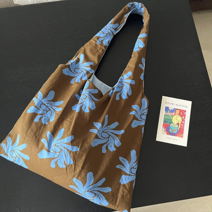 Bold floral everyday tote bag detail view