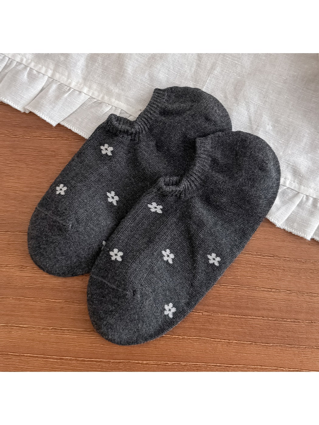 Rufia - Sweet Floral Pattern Women's No Show Socks