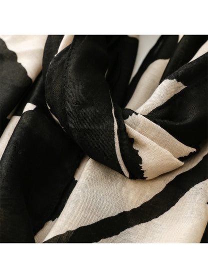 Scarvii - Modern Stripe Print Tassel Scarf