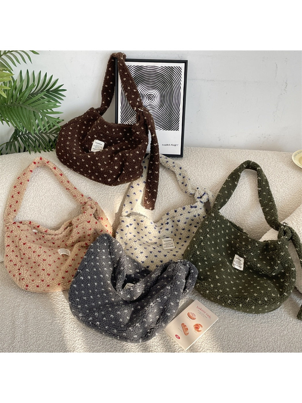 Cosbai – Plush Heart Printed Crossbody Shoulder Bag