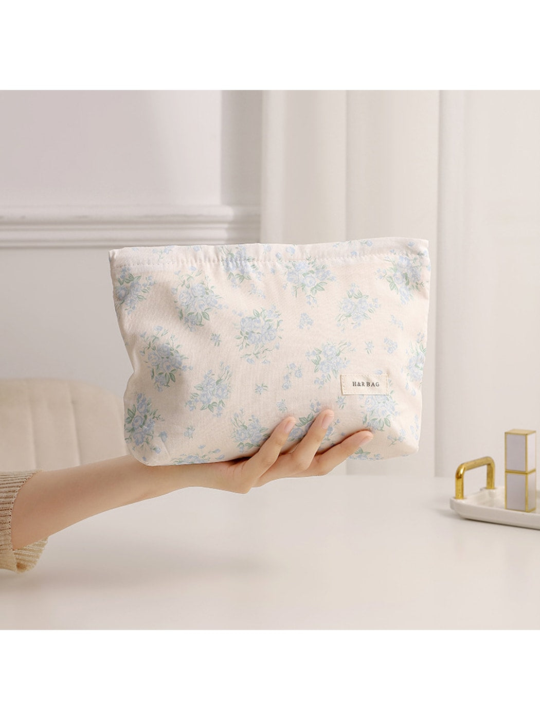 Cosbai - Floral Daily Makeup Storage Bag