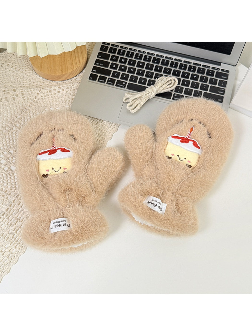Gloving - Cute Plush Cake Motif Women's Warm Gloves
